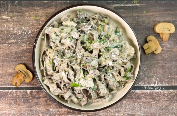 Quick & Creamy Mushroom Pasta (Blender Sauce)